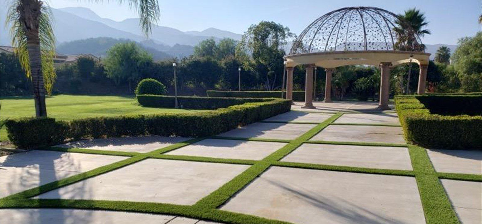 Commercial Artificial Grass for Lawns, Golf, & Pet Areas, Orange County